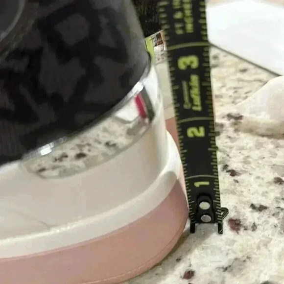 DKNY platform sneakers. Size 7 - Picture 7 of 10